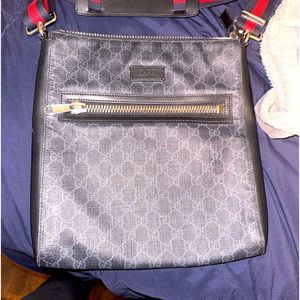 Gucci bag goes for 1300 but selling for 800-900 worn 1 time